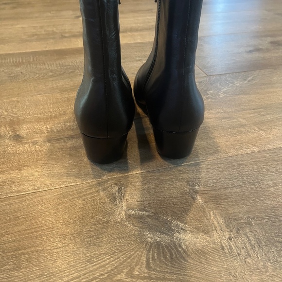 Shoes - Picture 4 of 5